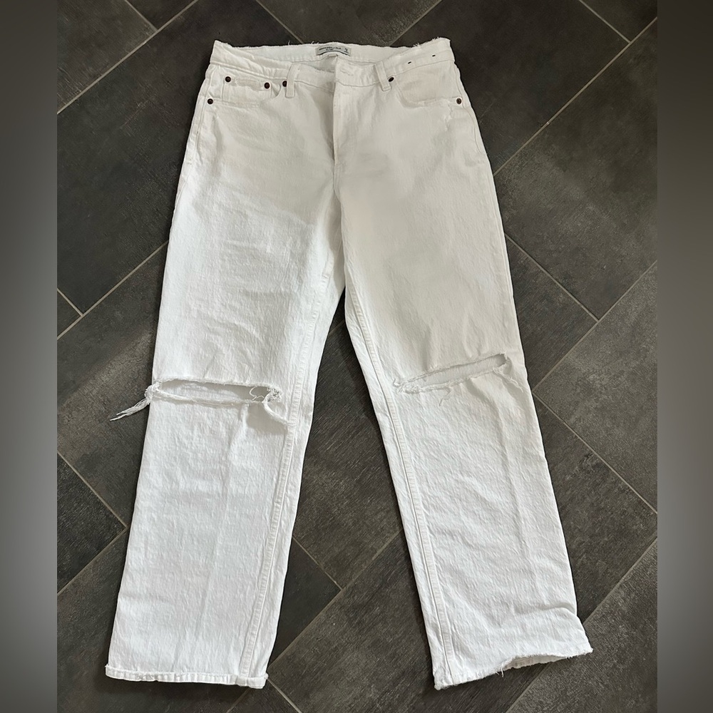 Abercrombie & Fitch White the baggy curve love Low-Rise Jeans